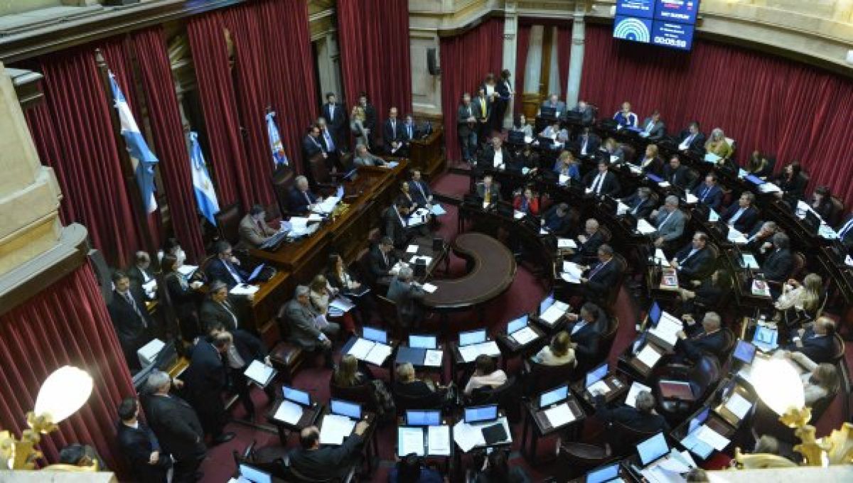 El Senado le exige a Macri que suspenda los aumentos | VA CON FIRMA. Un plus sobre la información.